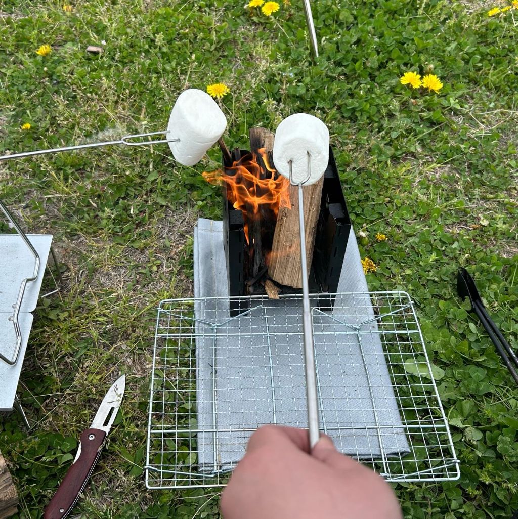 伸縮マシュマロ串 ダイソー 焚き火調理がもっと楽しくなる“焼き専用ギア”!